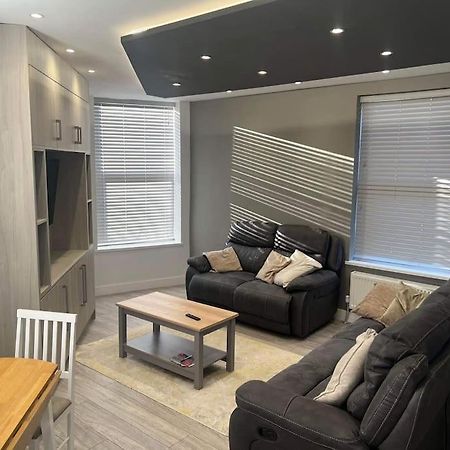 1 Bedroom Flat, Fully Furnished Kingston upon Hull Bagian luar foto