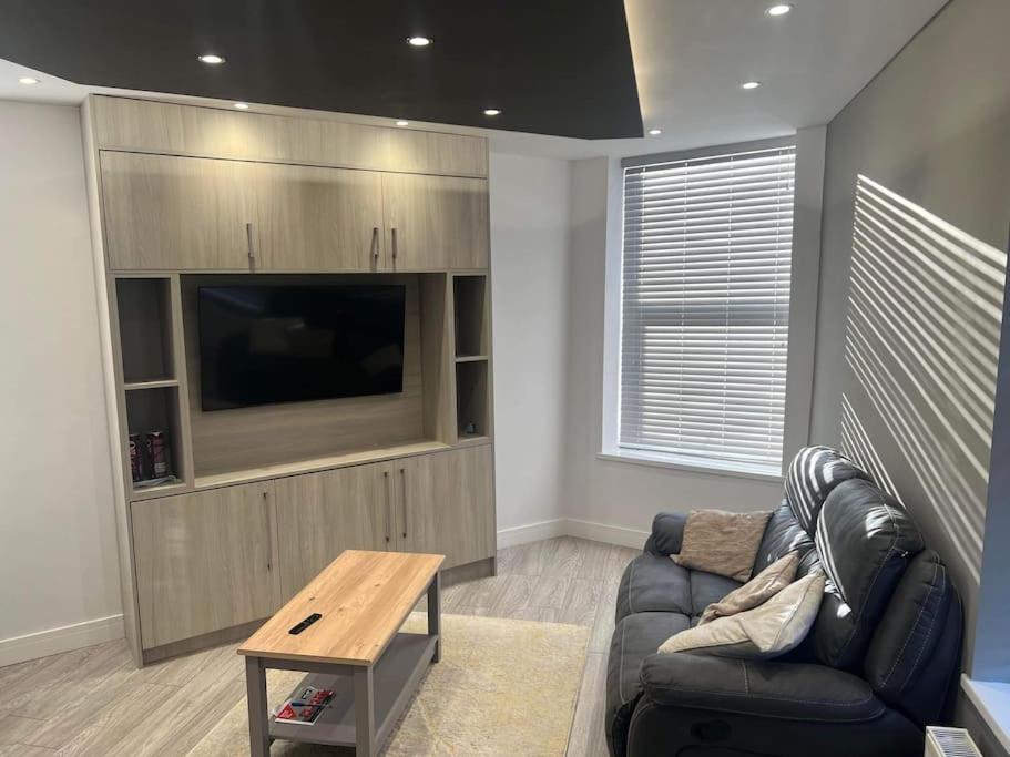 1 Bedroom Flat, Fully Furnished Kingston upon Hull Bagian luar foto